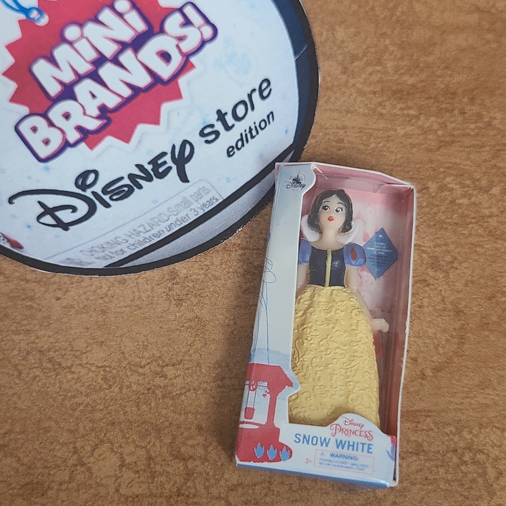 Zuru DISNEY Mini Brand Collectors Toy: Snow White